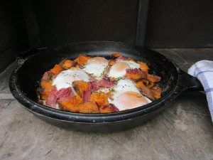 Cook breakfast in your wood-burning oven. Cook for three days from a single fire.