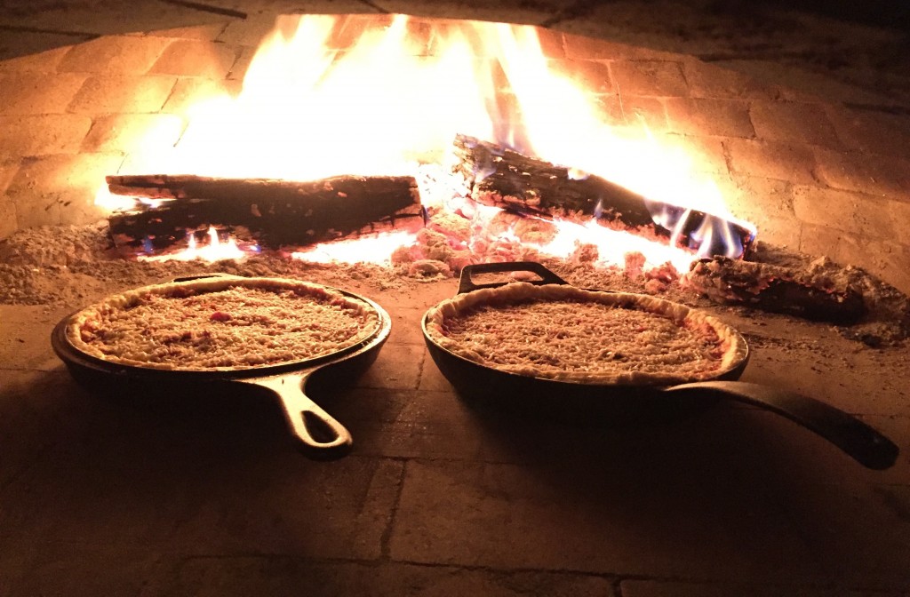 cast iron cookware wood-fired oven pizza oven
