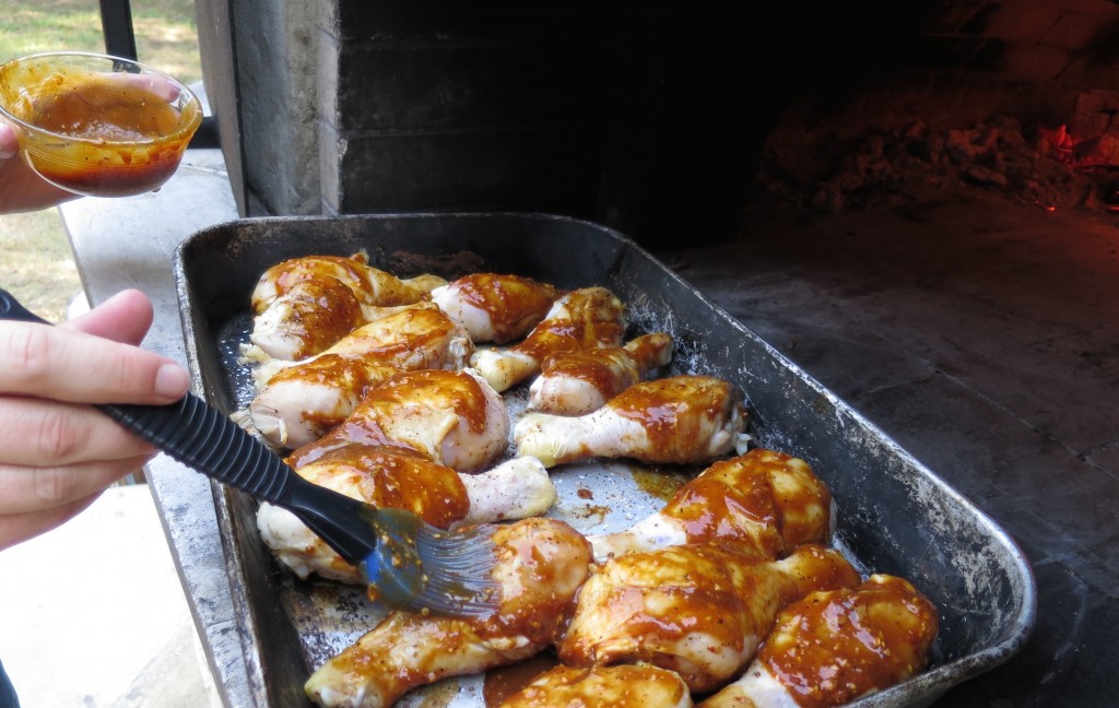 http://texasovenco.com/wp-content/uploads/2016/07/peaches-texas-ove-co-wood-fired-oven-pizza-oven-drumsticks-baste-IMG_2618-1024x648.jpg