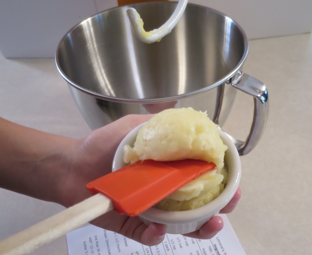 dinner rolls with potato wood-fired oven